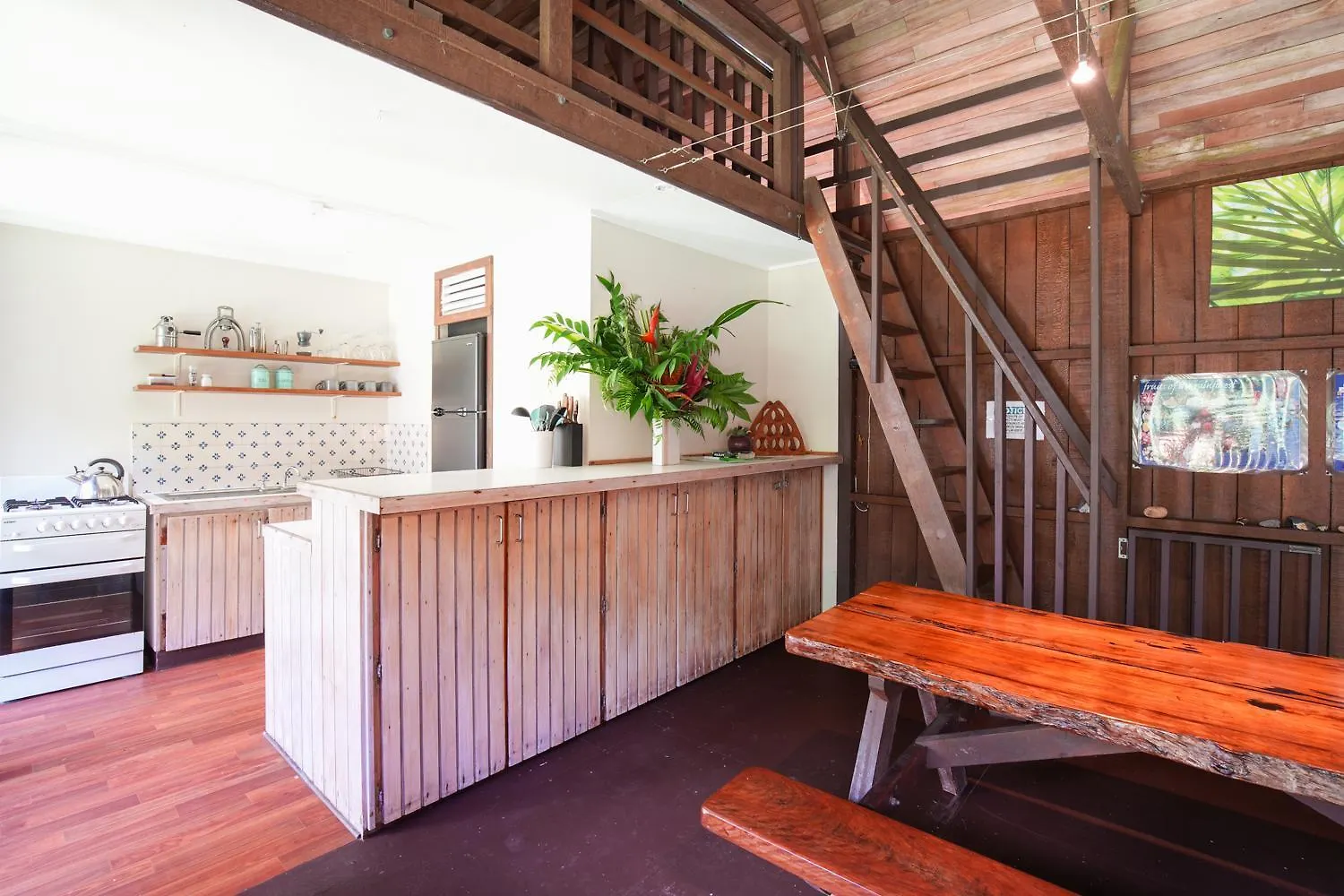 אכסניה הוילה קייפ טריבוליישן Noah Creek Eco Huts אוסטרליה