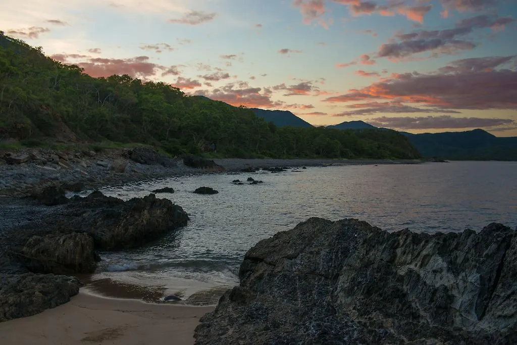 Lodge Villa Noah Creek Eco Huts Cape Tribulation Australia