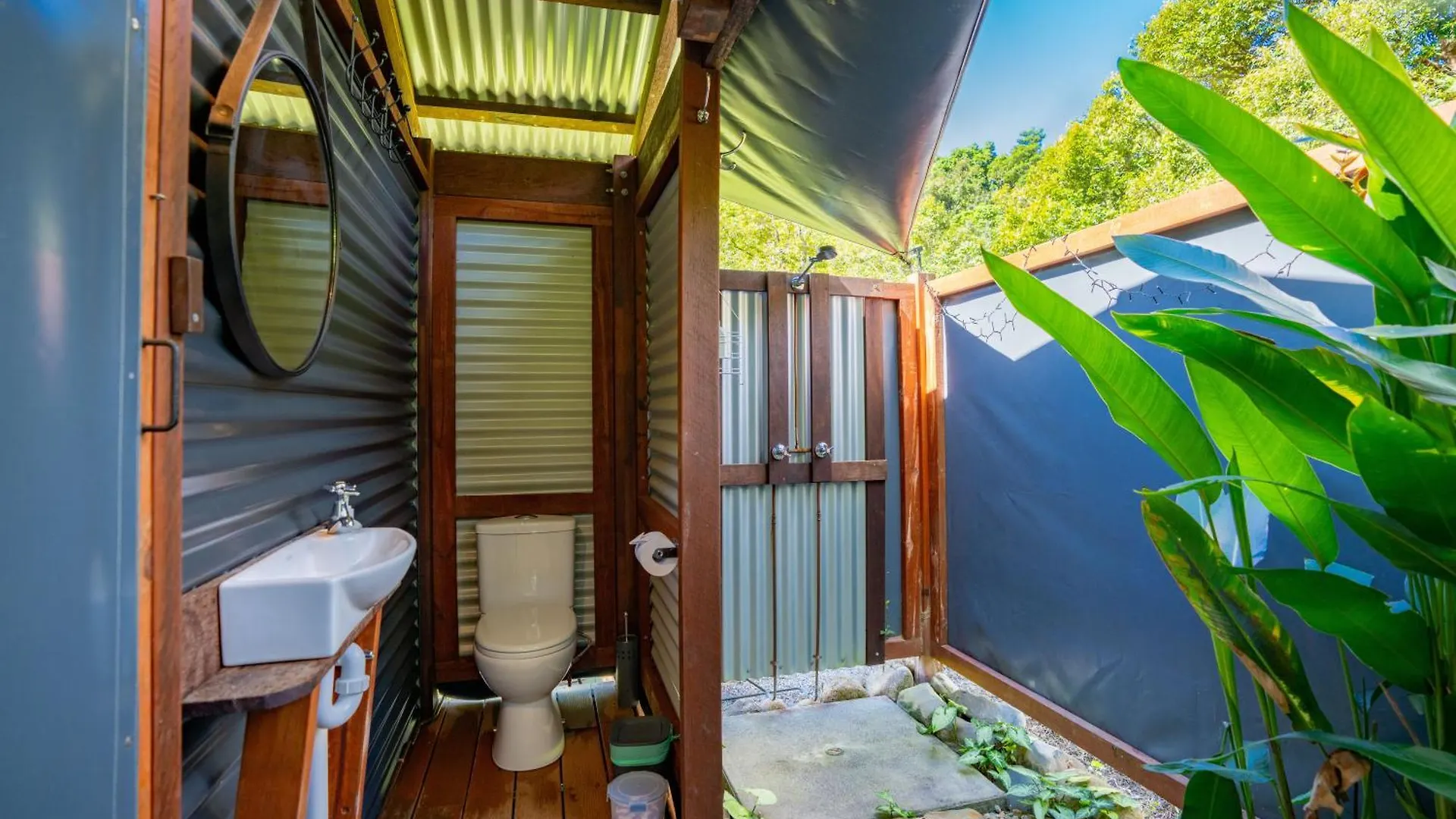 Villa Noah Creek Eco Huts Cape Tribulation Australia